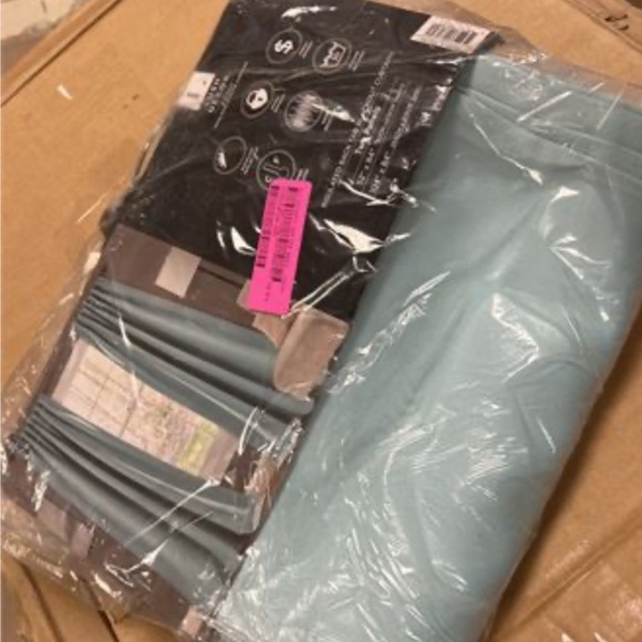 Insulated Back Tab Blackout Window Curtain Panels Set - Lush Décor 52x84” - Picture 6 of 7